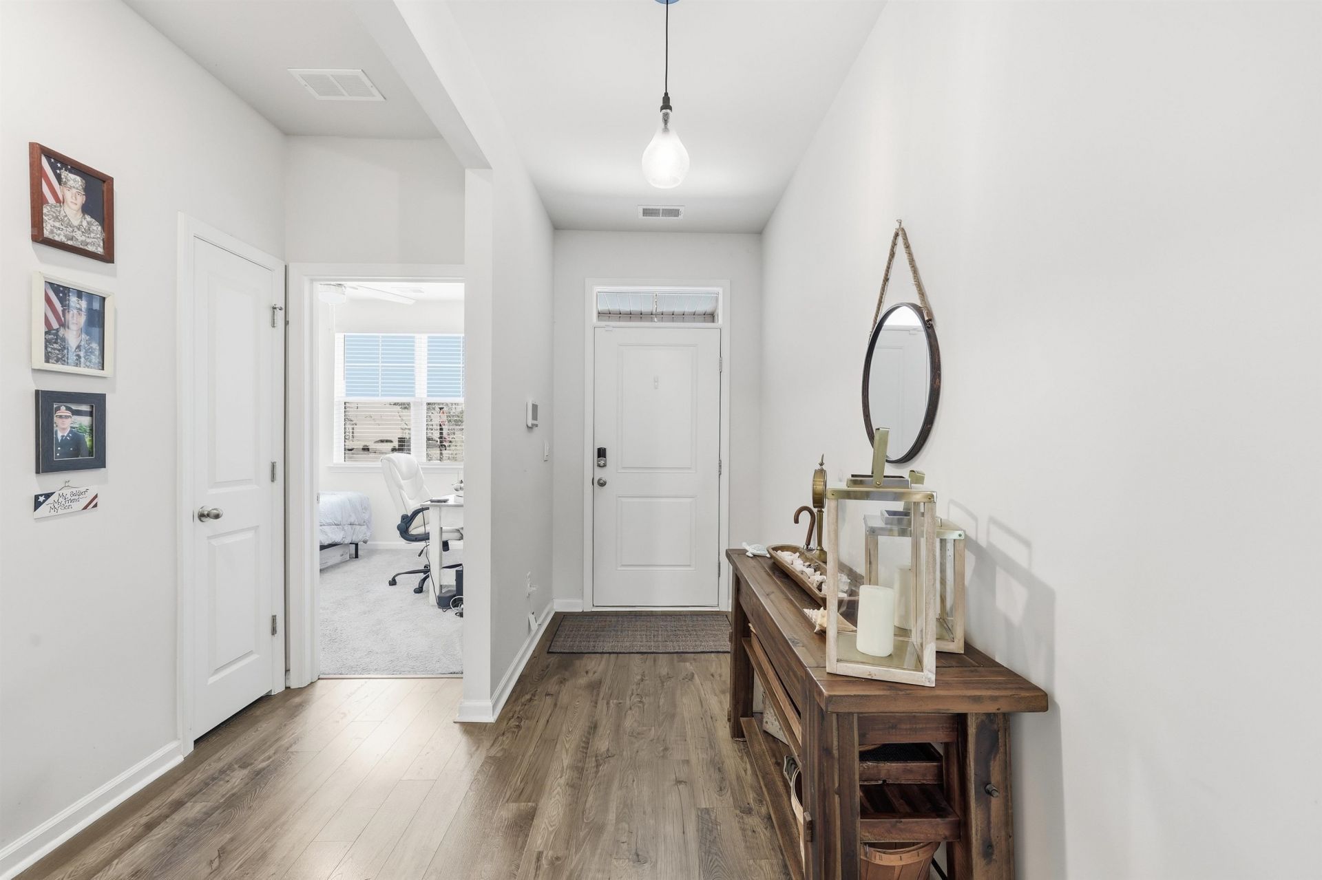 971 Irving Dr. Photo 8