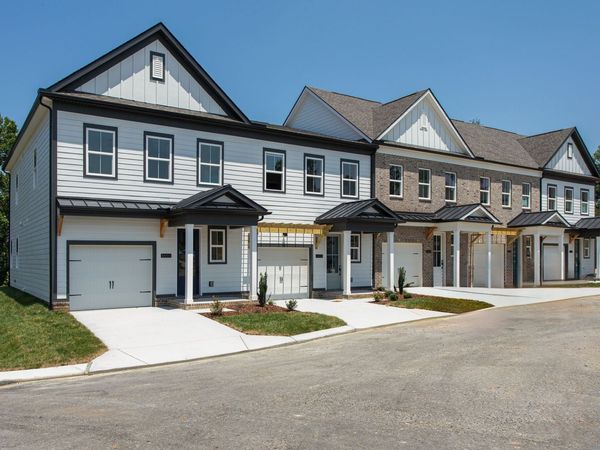 6048 Mill Tree Dr, Nashville, TN 37221