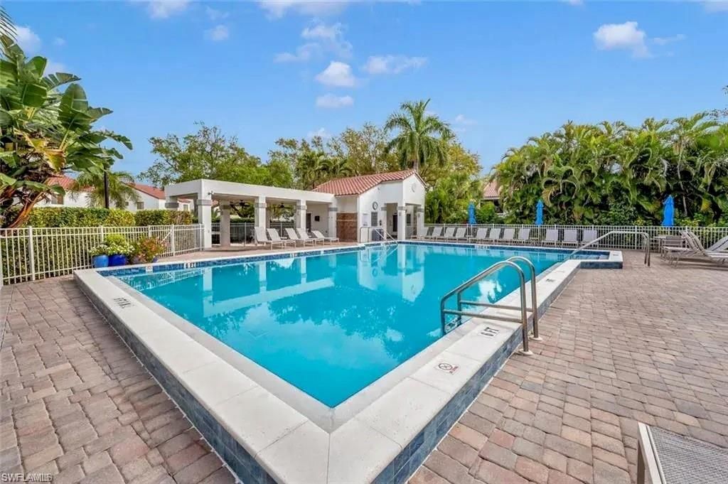 619 Beachwalk Cir, Unit I201, Naples, FL 34108 Photo
