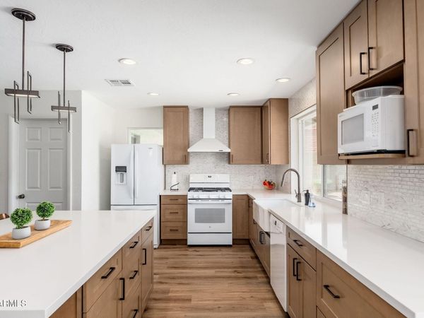 2426 E SAHUARO Drive, Phoenix, AZ 85028