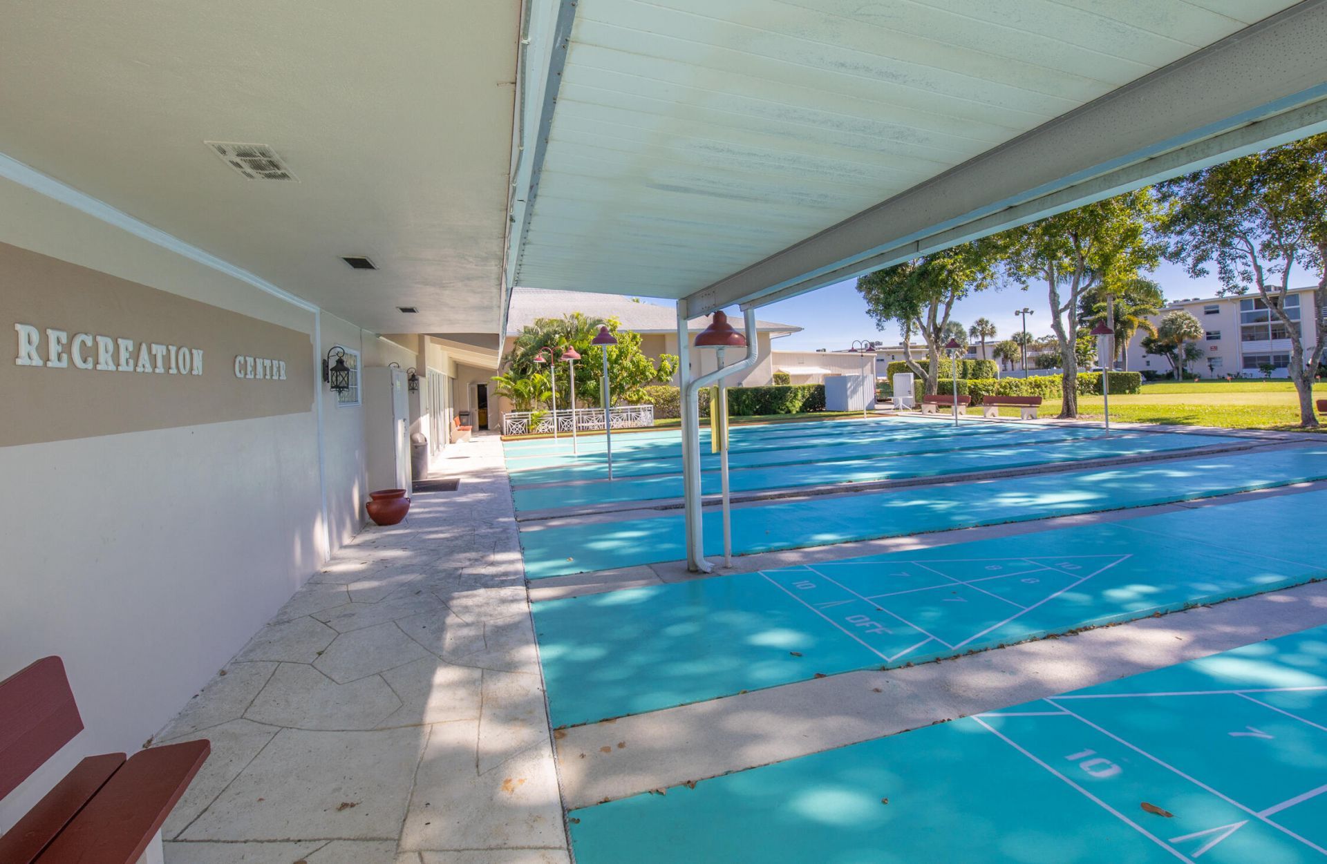 2728 N Garden Dr Drive N, Unit 413, Lake Worth, FL 33461 Photo