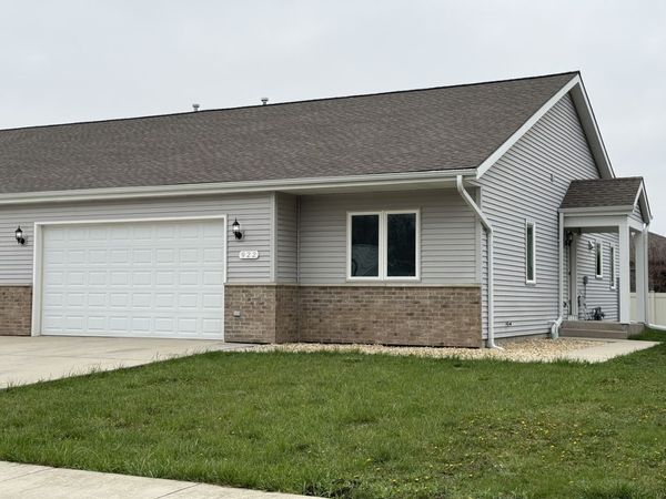 922 Bergera Street W, Braidwood, IL 60408