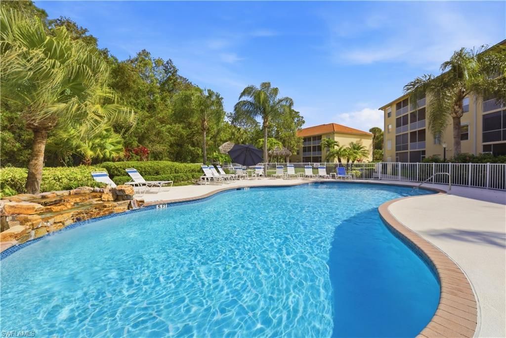 9175 Celeste Dr, Unit 204, Naples, FL 34113 Photo