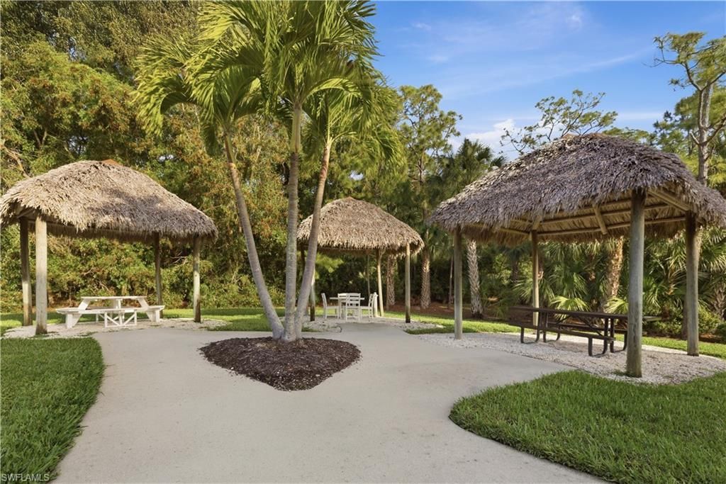 9175 Celeste Dr, Unit 204, Naples, FL 34113 Photo