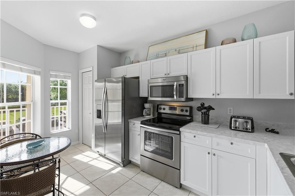 9175 Celeste Dr, Unit 204, Naples, FL 34113 Photo