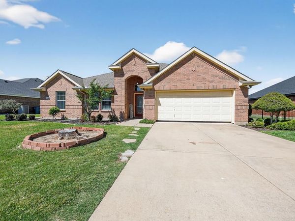 1006 Diane Street , Aubrey, TX 76227