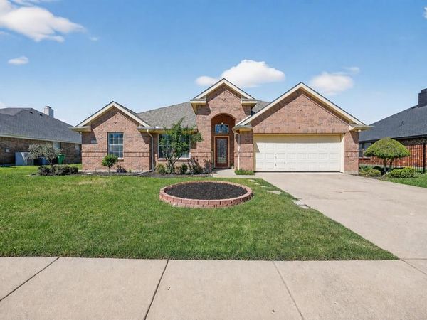 1006 Diane Street, Aubrey, TX 76227