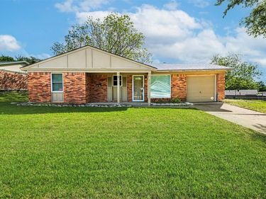 6405 Claude Court, Fort Worth, TX 76135