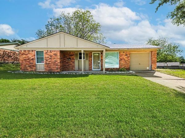 6405 Claude Court , Fort Worth, TX 76135