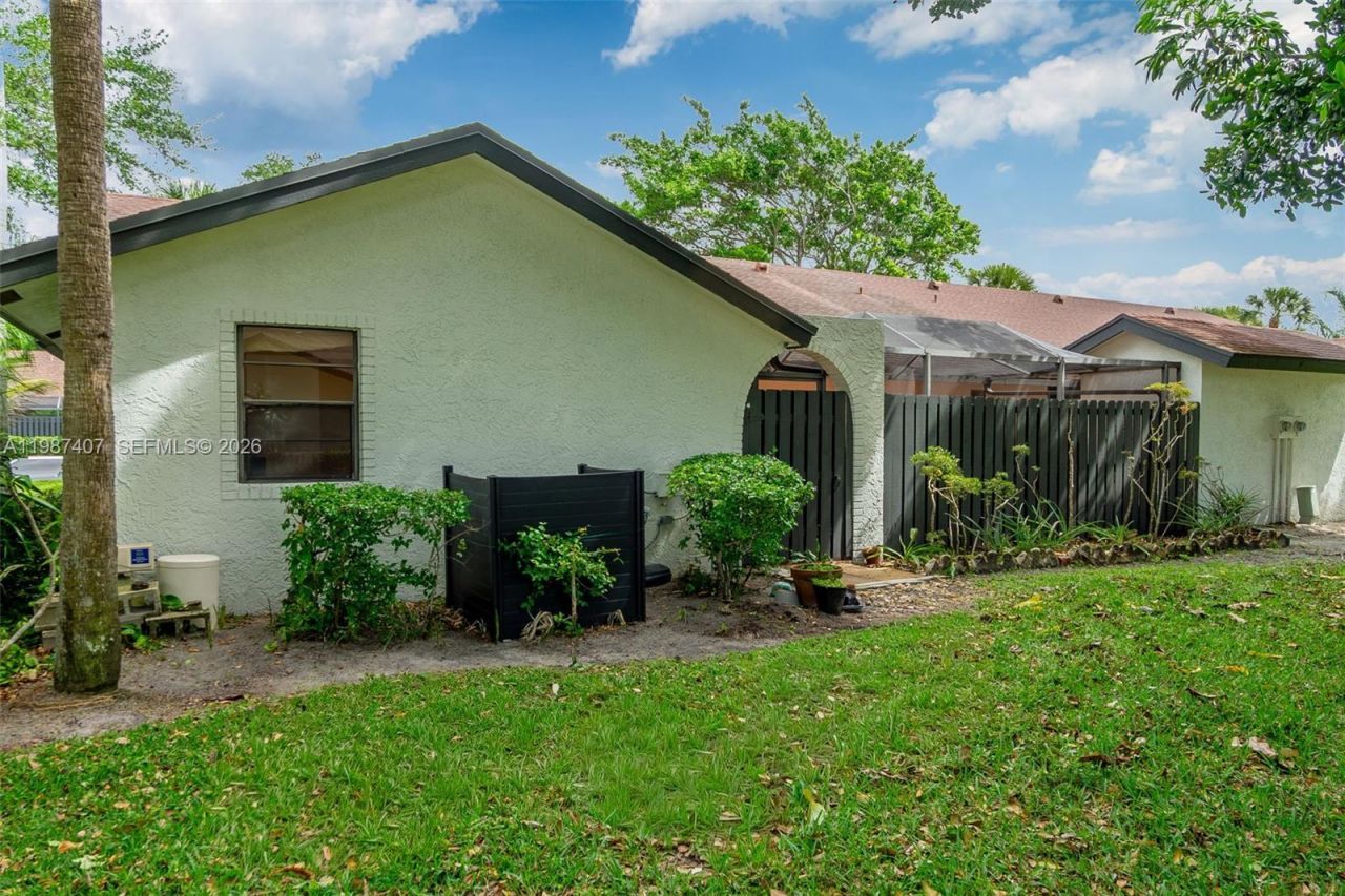 23318 SW 55th Way, Unit B, Boca Raton, FL 33433 Photo