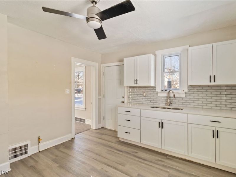 13409 Bartlett Avenue, Cleveland, OH 44120 Photo 8