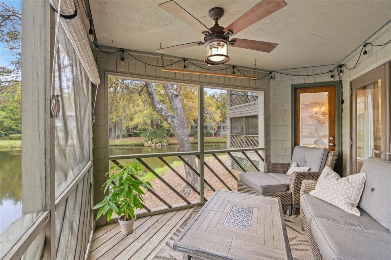 4707 Tennis Club Lane Photo 2