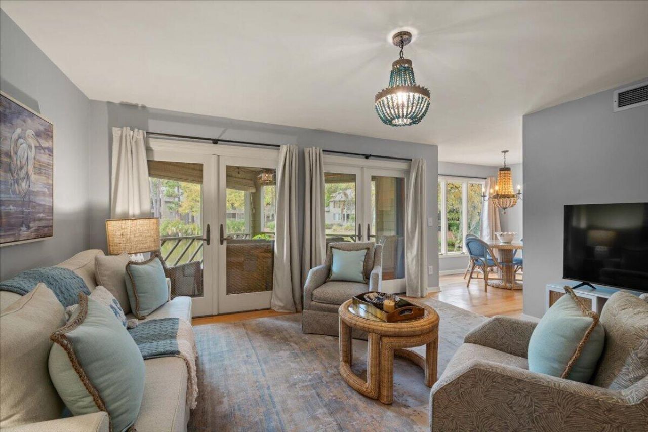 4707 Tennis Club Lane Photo 6