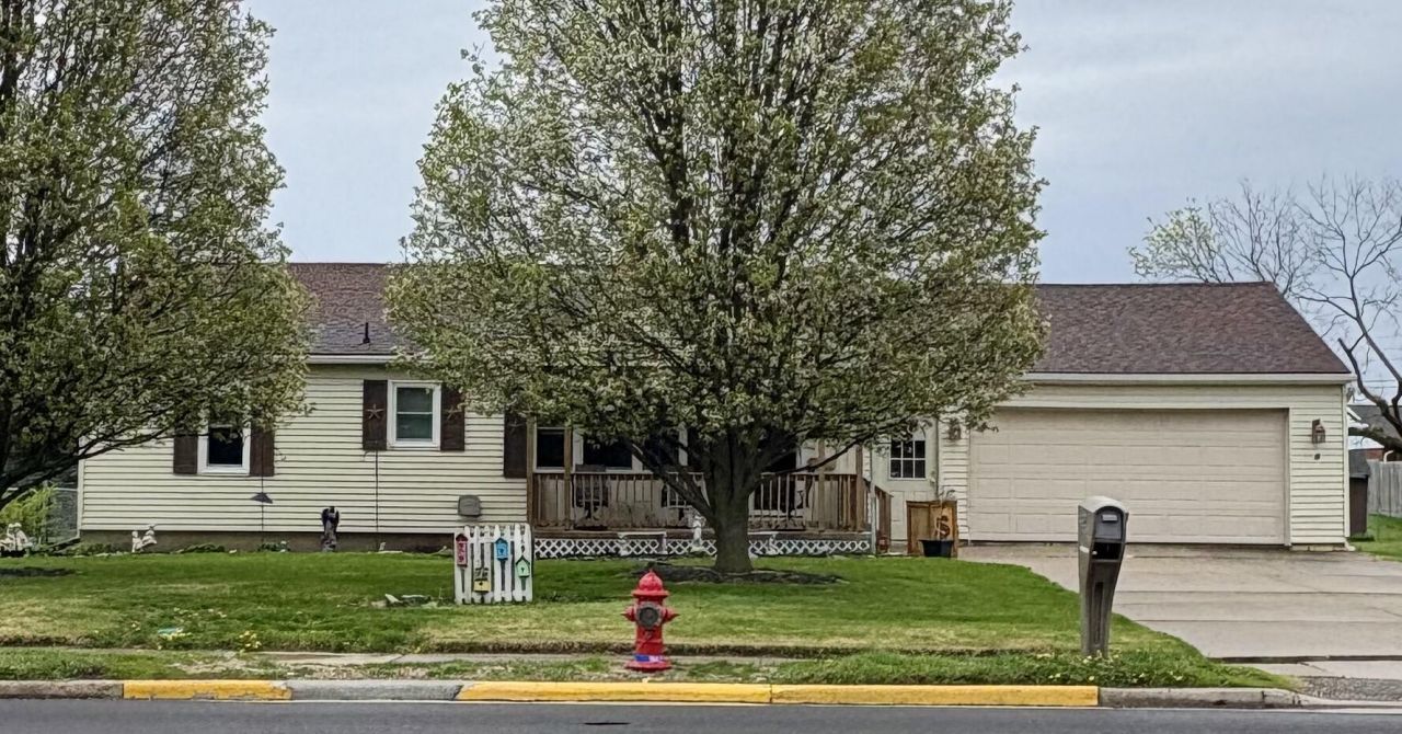 142 S Vandemark Road, Sidney, OH 45365 Main Photo