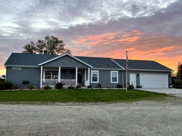 2048 180Th Street, Waverly, IA 50677