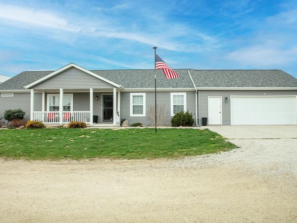 2048 180Th Street, Waverly, IA 50677