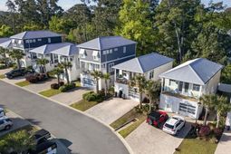 225 Clam Digger Loop photo 4