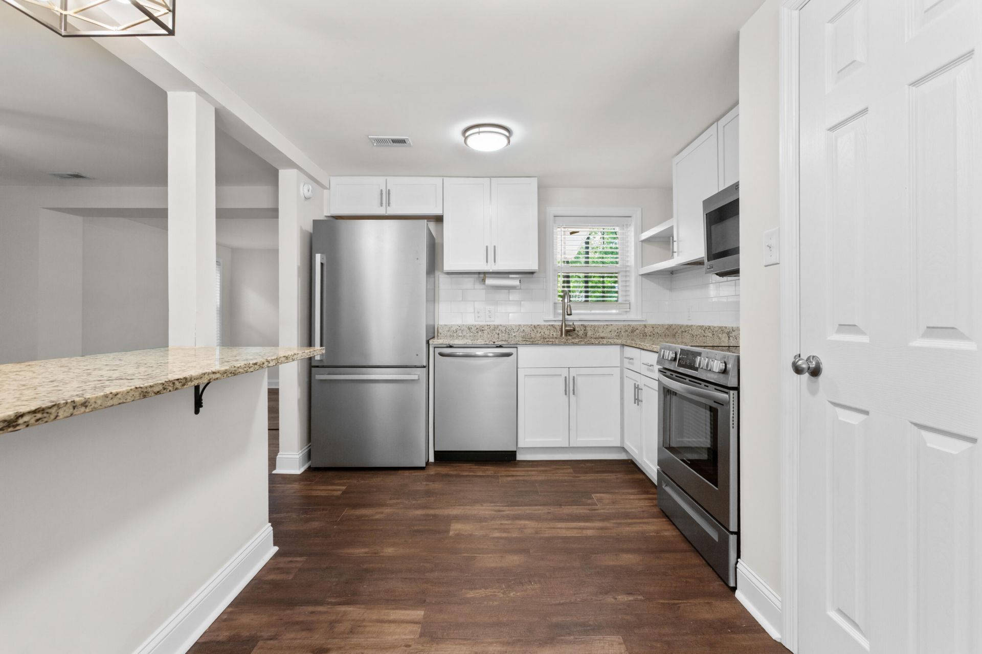 102 Bonneau Street Photo 4