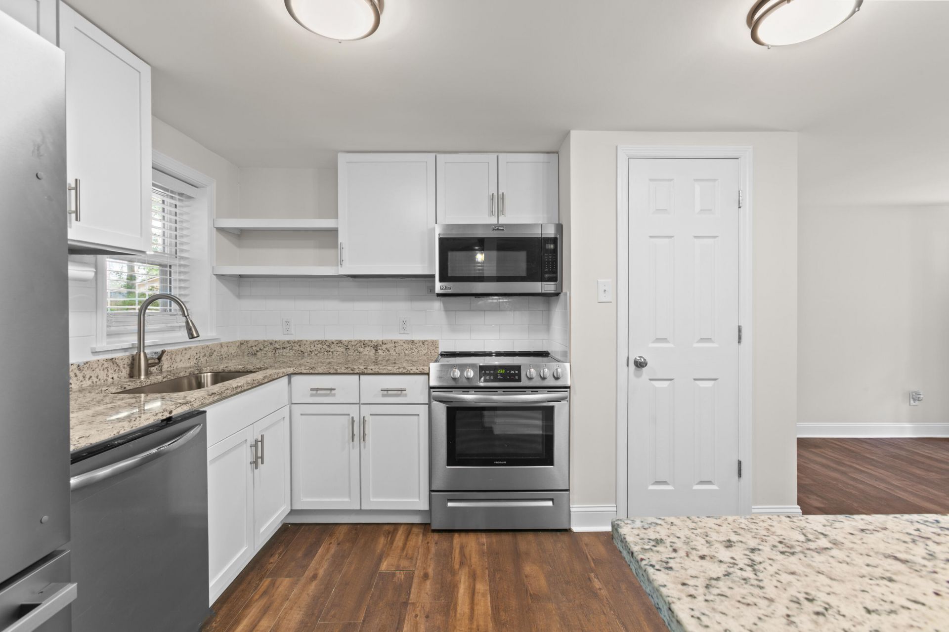 102 Bonneau Street Photo 6