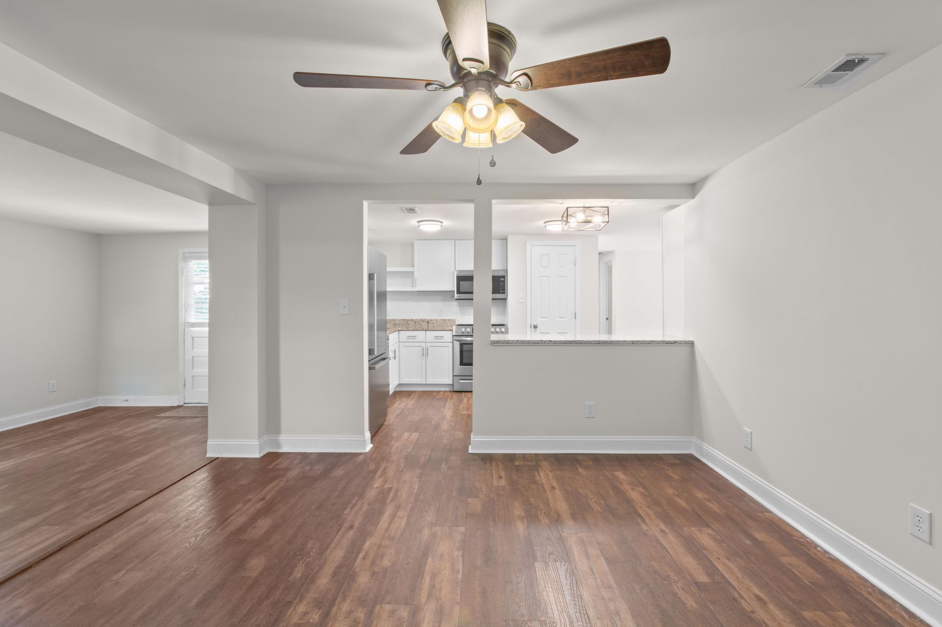 102 Bonneau Street Photo 7