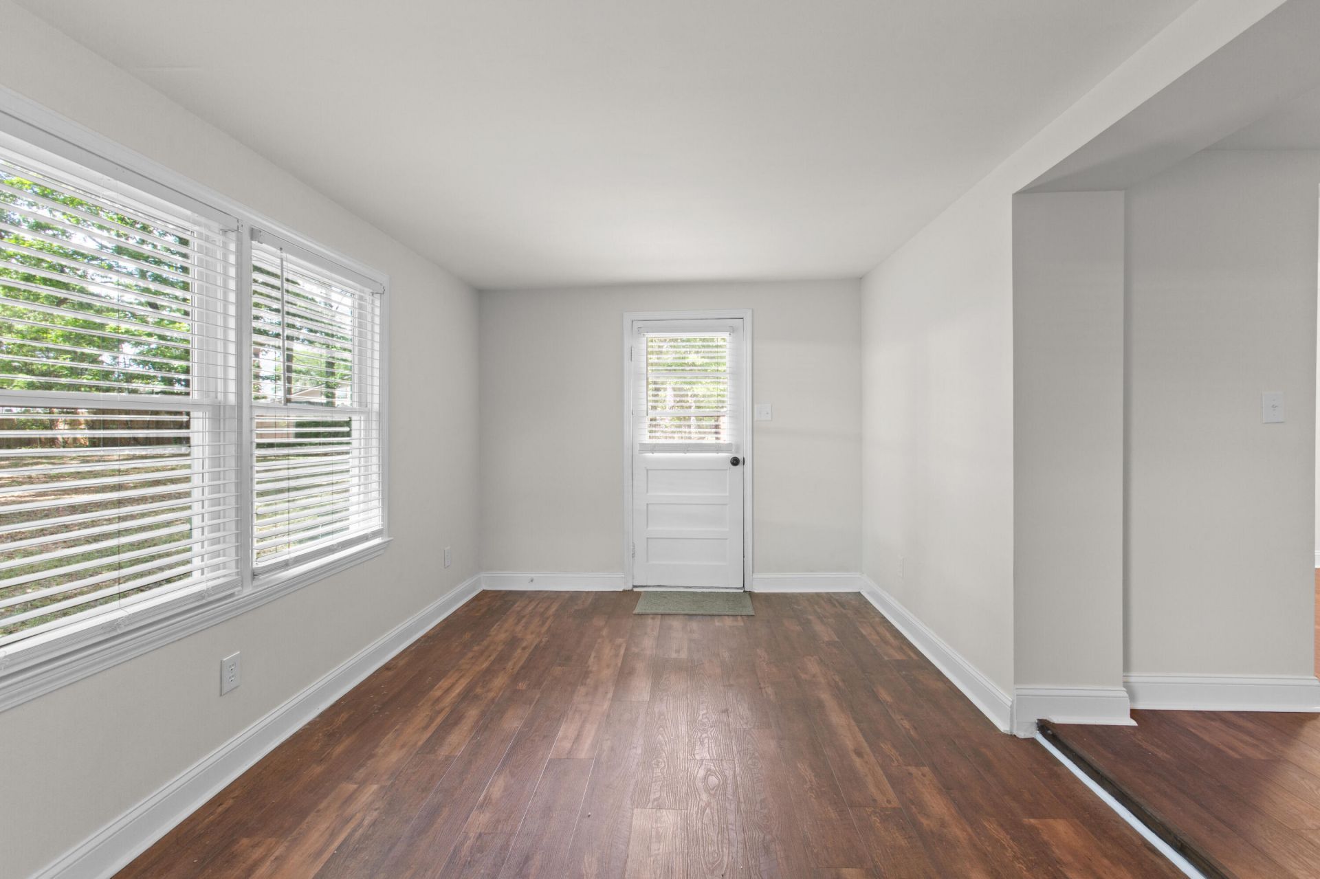 102 Bonneau Street Photo 8