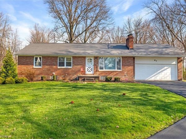 67 Valencia Drive, Cuyahoga Falls, OH 44223