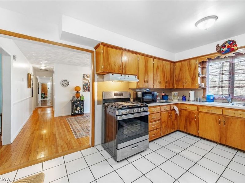 67 Valencia Drive, Cuyahoga Falls, OH 44223 Photo 5