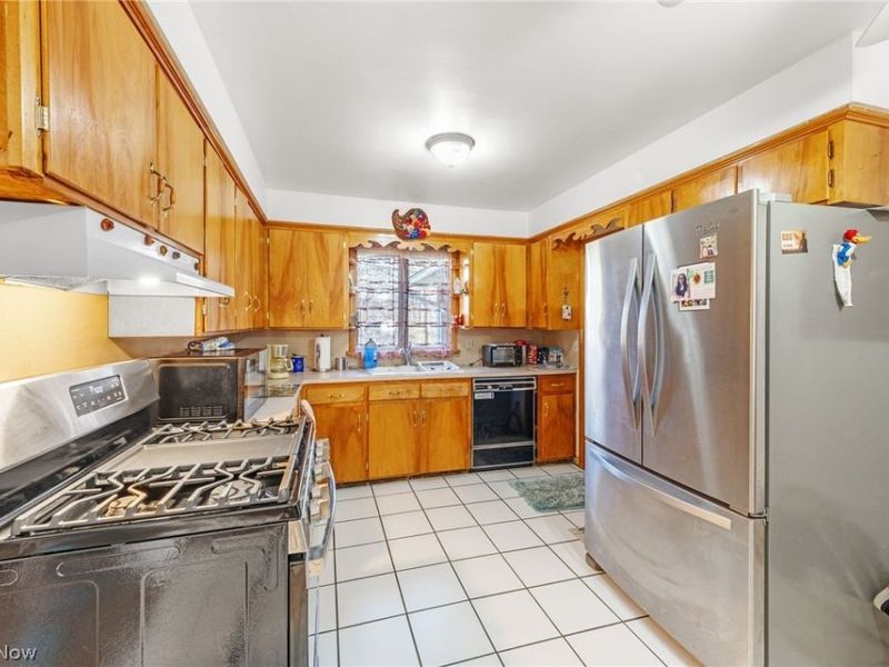 67 Valencia Drive, Cuyahoga Falls, OH 44223 Photo 6