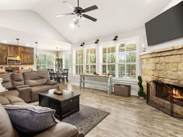 950 Live Oak Dr, Spring Branch, TX 78070