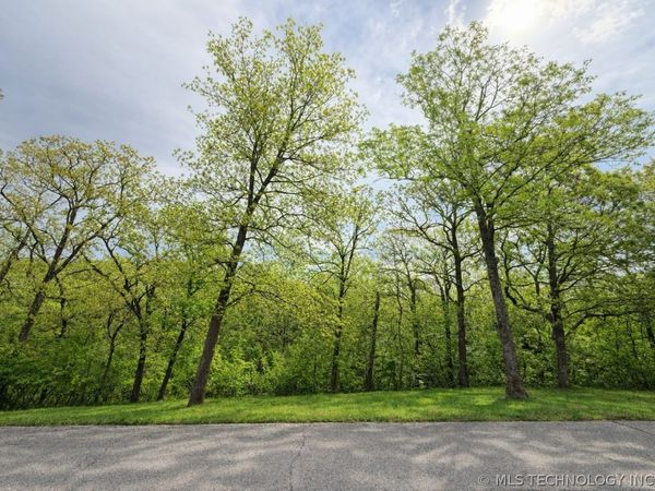 S 13th Place , Jenks, OK 74037