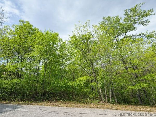 S 13th Place North , Jenks, OK 74037