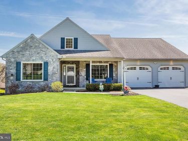 2050 CLOVERTON DRIVE, COLUMBIA, PA 17512