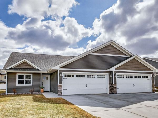 4881 Field Crest Lane, Eau Claire, WI 54701