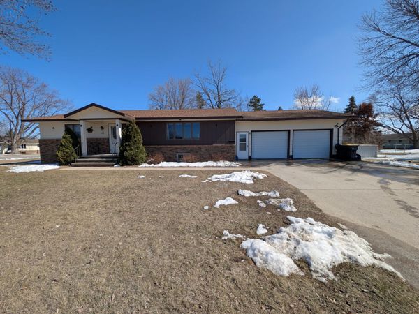 411 6th Avenue SW, Perham, MN 56573
