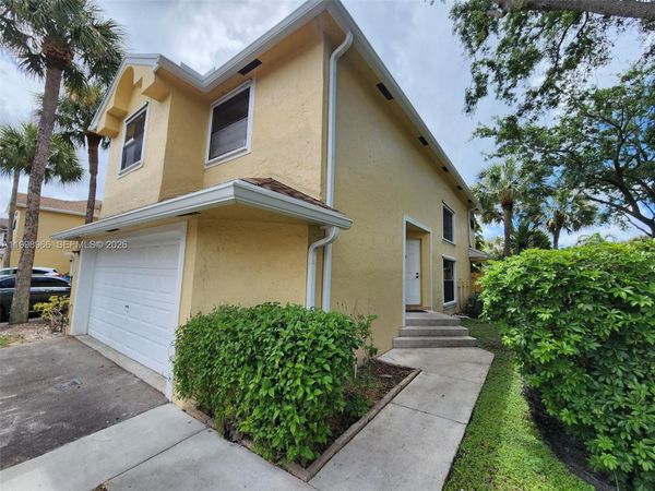 200 SW 95th Ter, Unit 200, Pembroke Pines, FL 33025