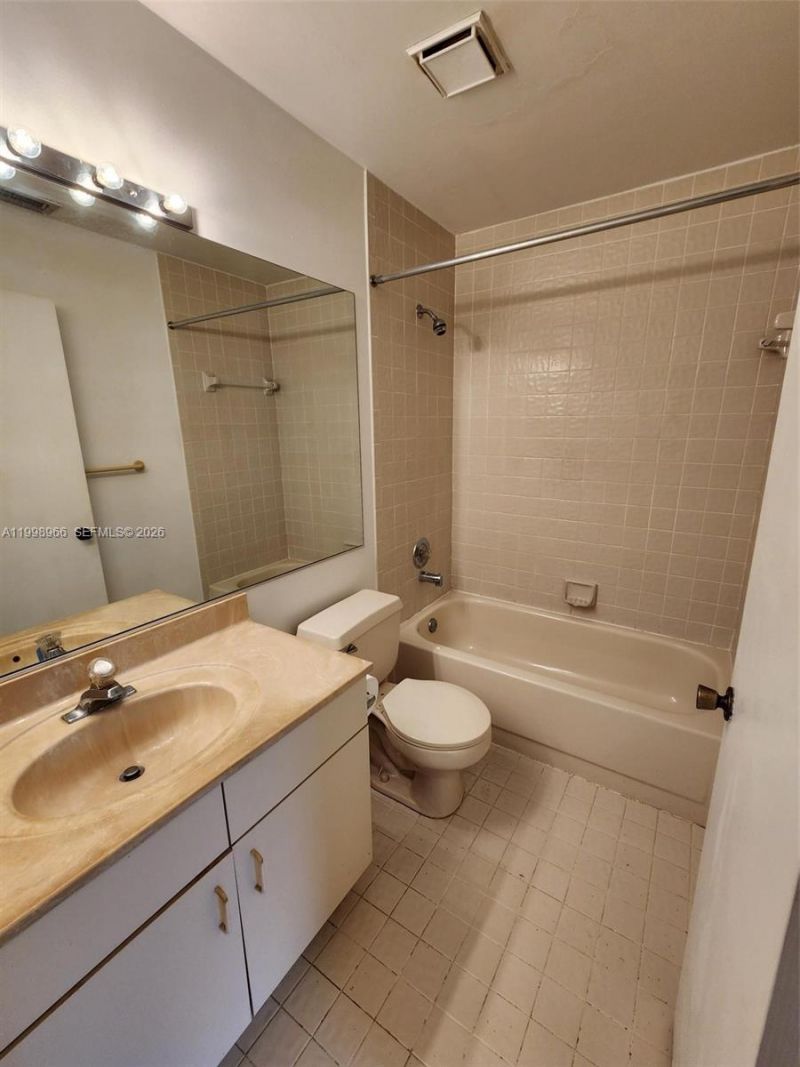 200 SW 95th Ter, Unit 200, Pembroke Pines, FL 33025 Photo