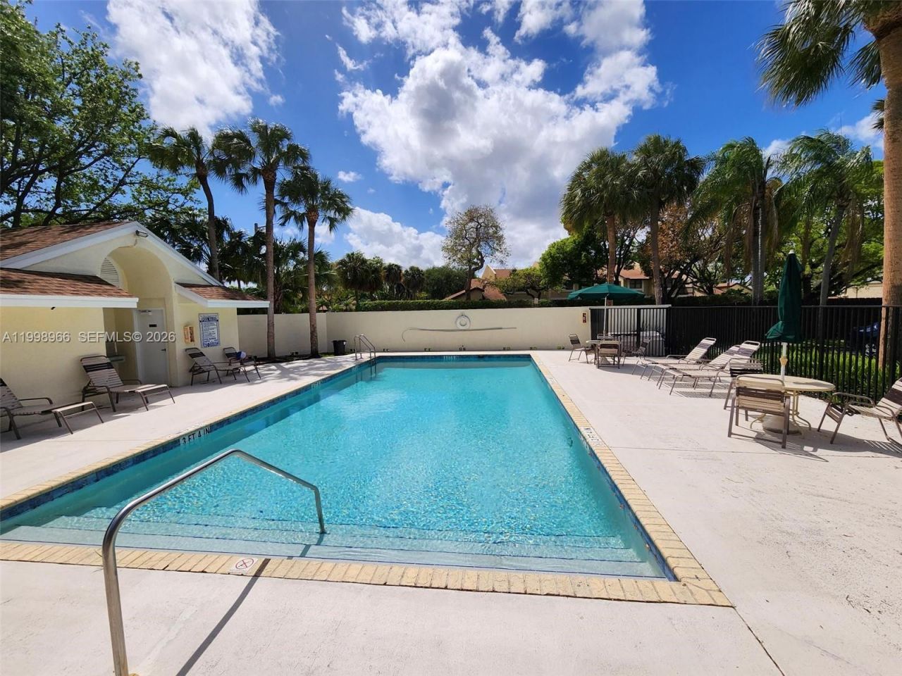 200 SW 95th Ter, Unit 200, Pembroke Pines, FL 33025 Photo