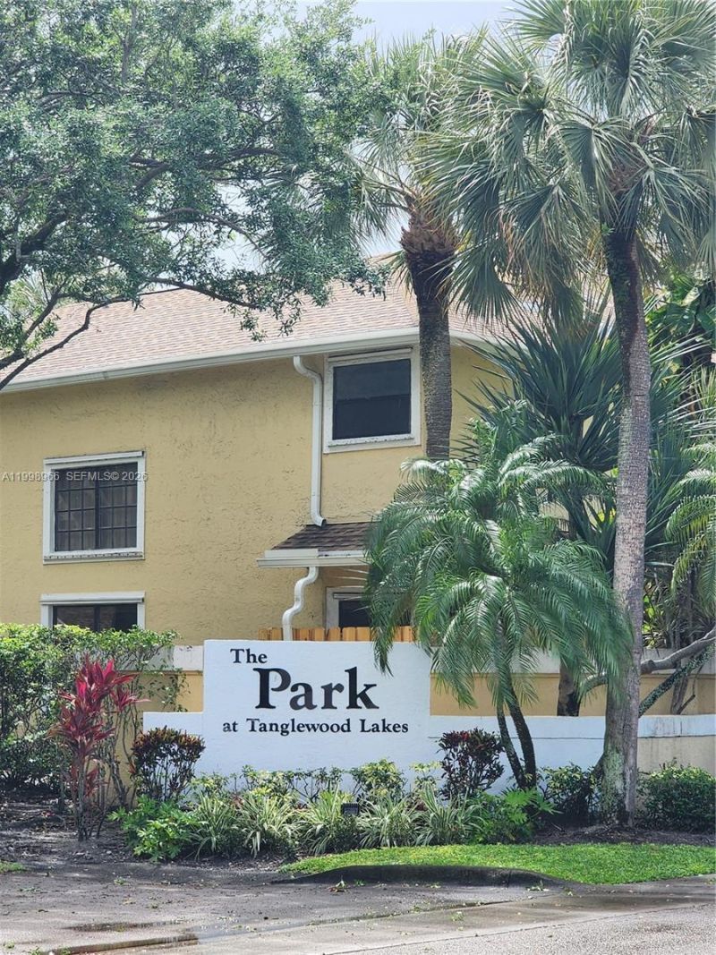 200 SW 95th Ter, Unit 200, Pembroke Pines, FL 33025 Photo