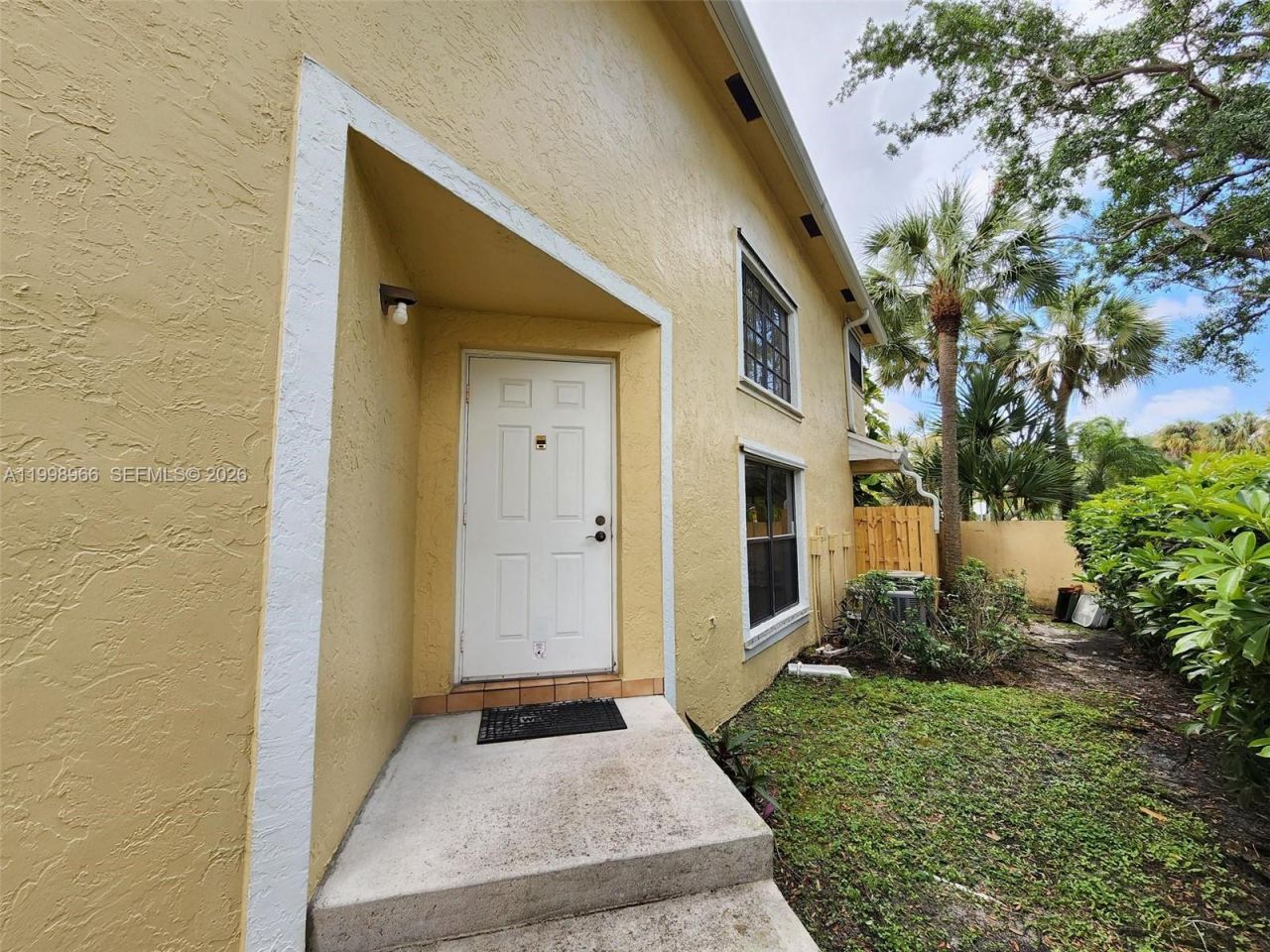 200 SW 95th Ter, Unit 200, Pembroke Pines, FL 33025 Photo