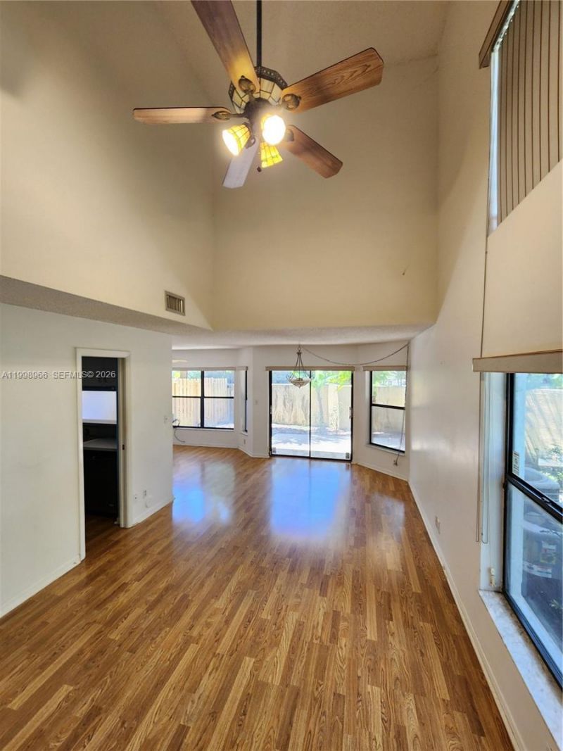 200 SW 95th Ter, Unit 200, Pembroke Pines, FL 33025 Photo