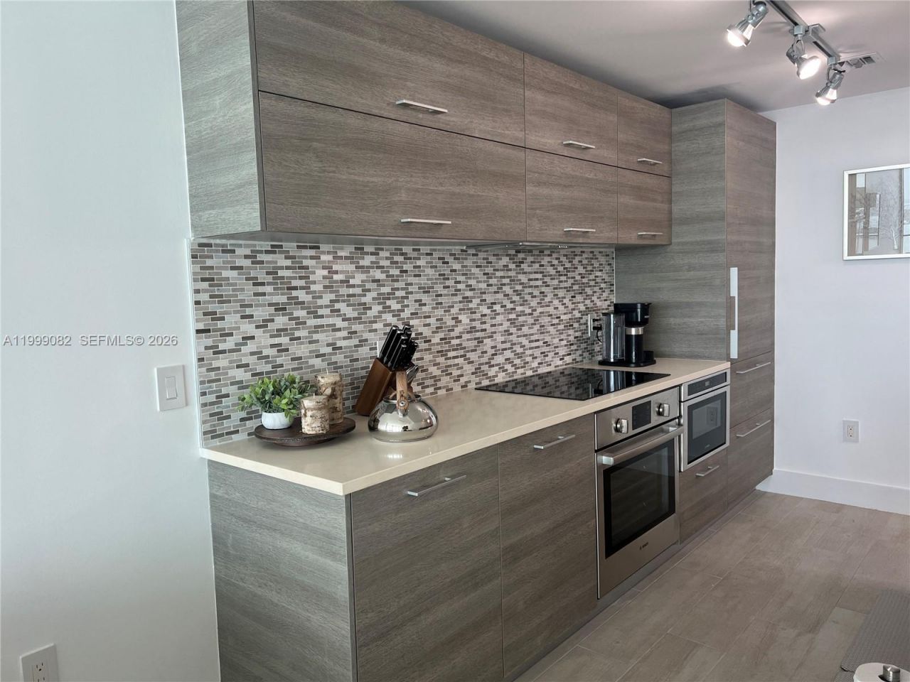 650 NE 32nd St, Unit 2406, Miami, FL 33137 Photo