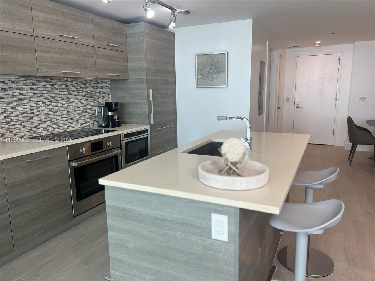 650 NE 32nd St, Unit 2406, Miami, FL 33137 Photo