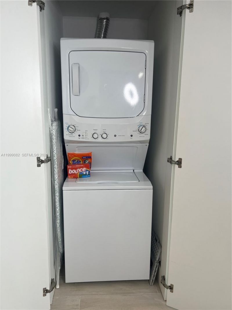 650 NE 32nd St, Unit 2406, Miami, FL 33137 Photo