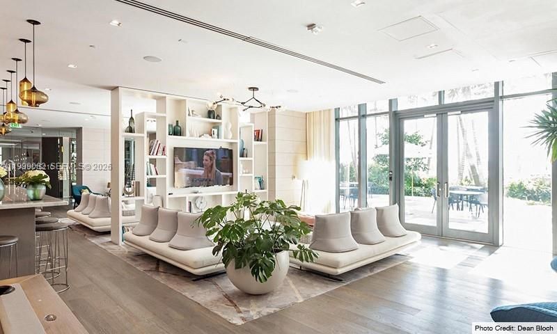 650 NE 32nd St, Unit 2406, Miami, FL 33137 Photo