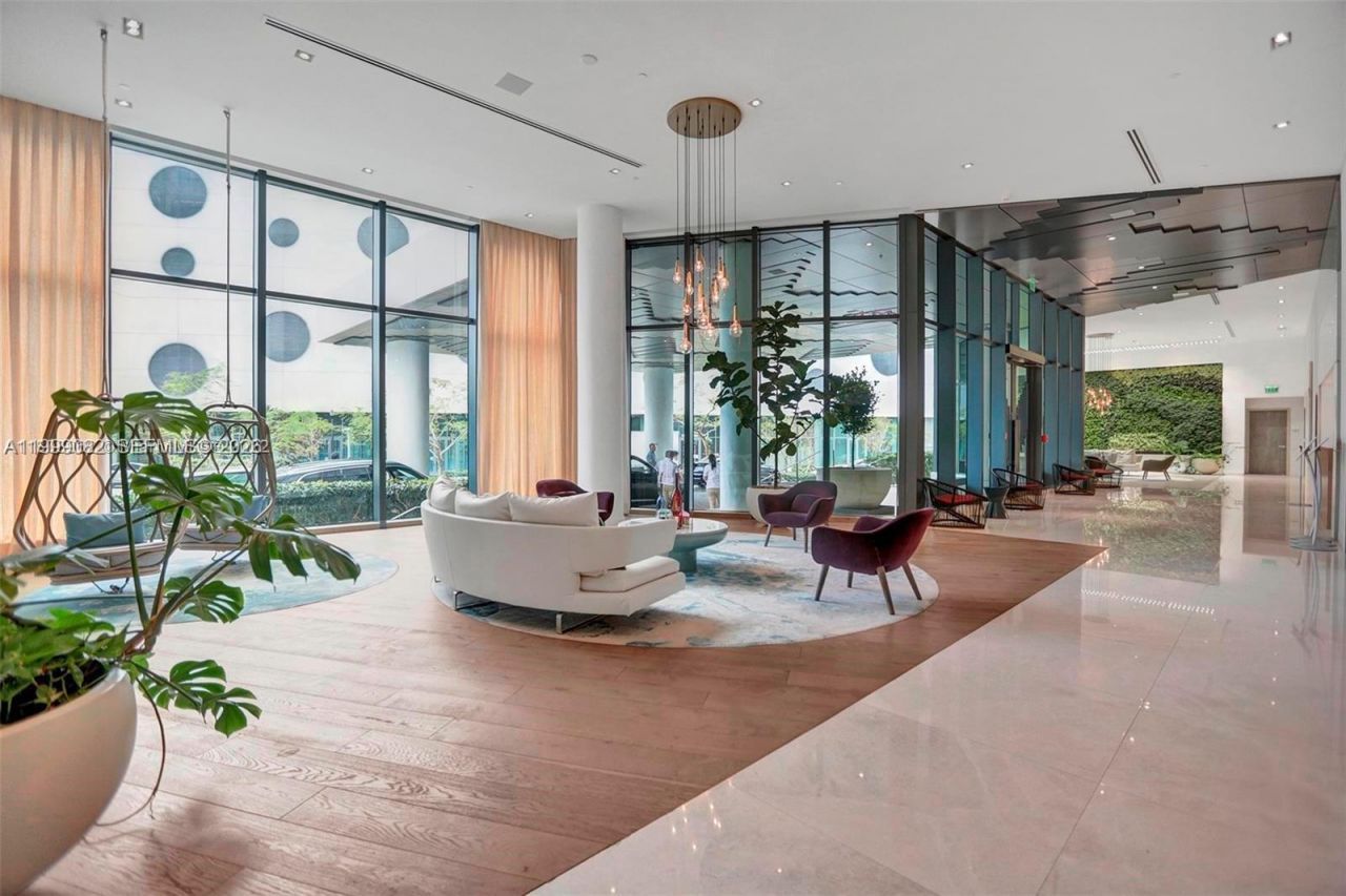 650 NE 32nd St, Unit 2406, Miami, FL 33137 Photo