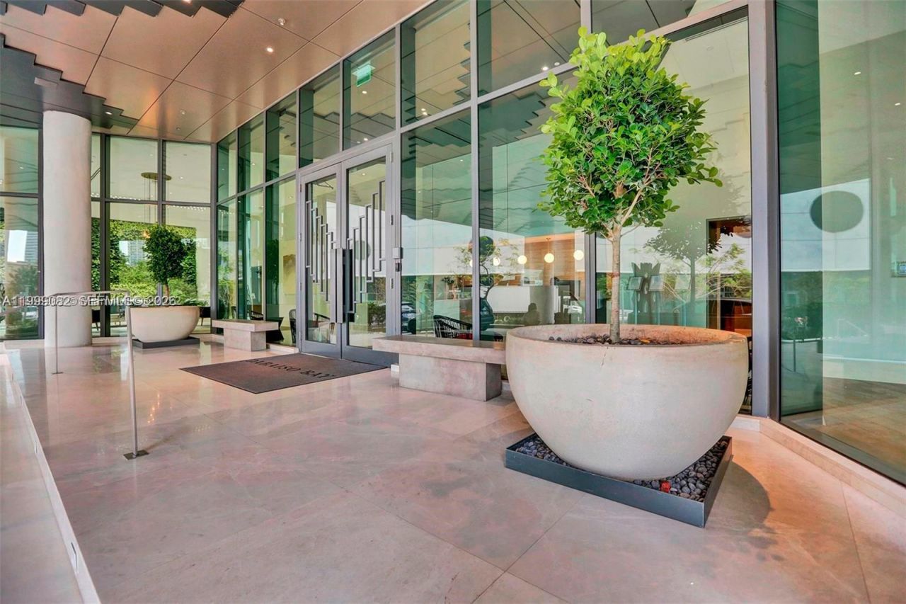 650 NE 32nd St, Unit 2406, Miami, FL 33137 Photo