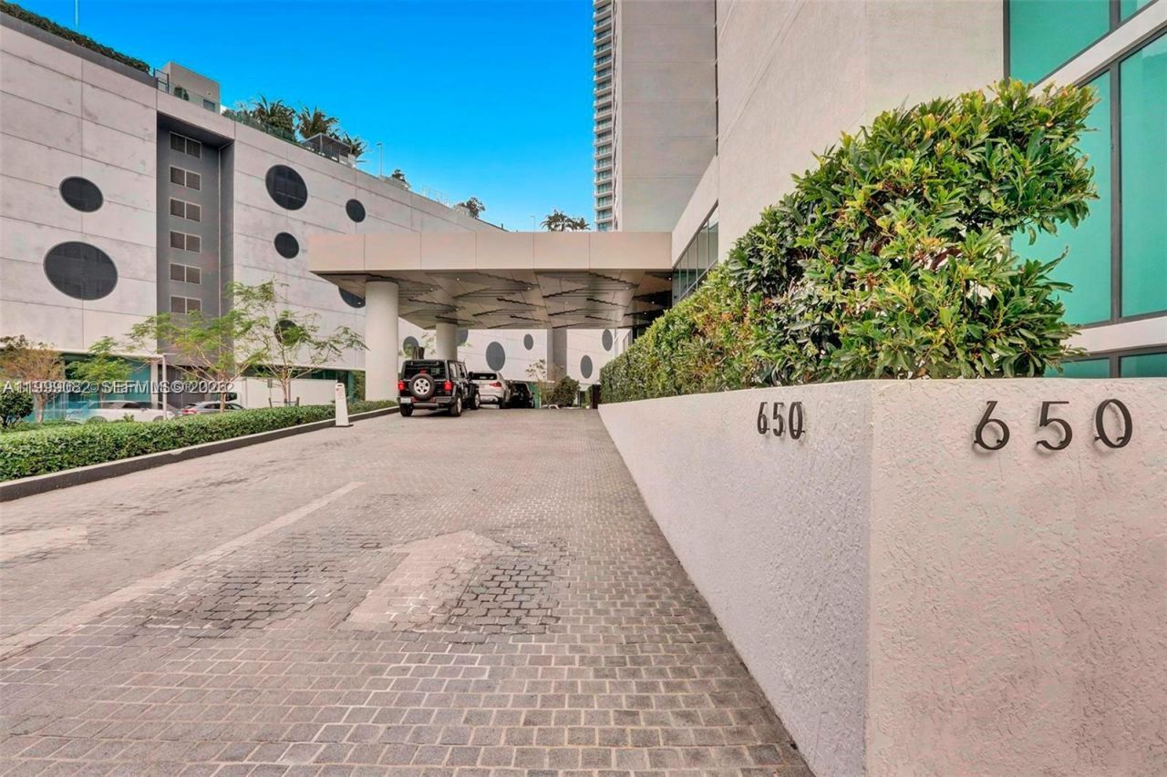 650 NE 32nd St, Unit 2406, Miami, FL 33137 Photo