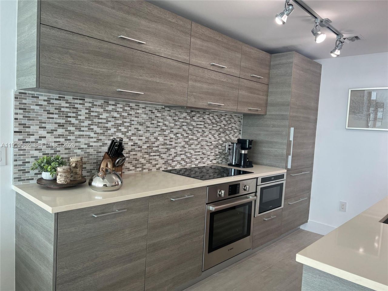 650 NE 32nd St, Unit 2406, Miami, FL 33137 Photo