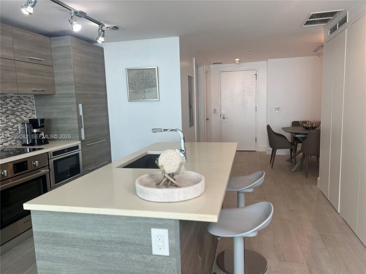 650 NE 32nd St, Unit 2406, Miami, FL 33137 Photo