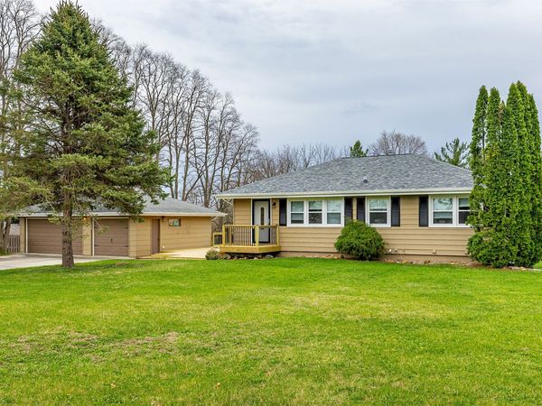 9376 Blue Street, Norwalk, IA 50211